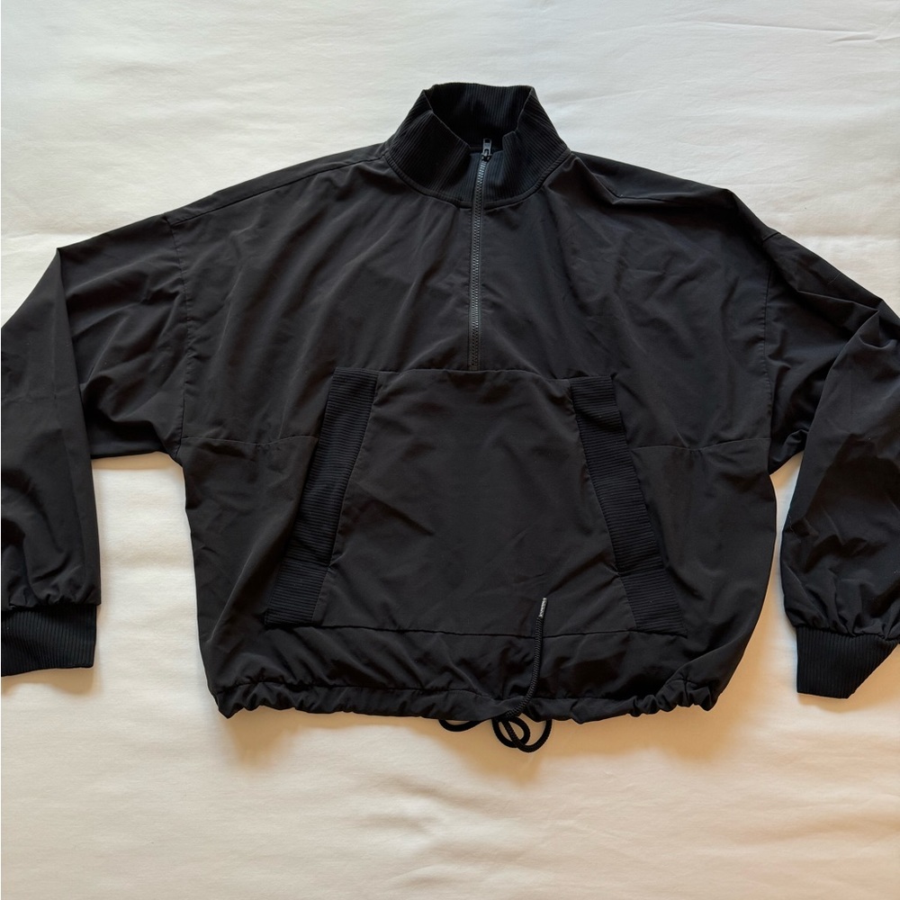 Black Alo Pullover Windbreaker with synch tie waist